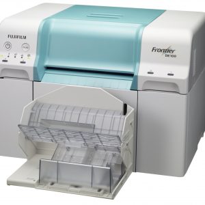 (Fujifilm DE100-XD large print tray.jpg) 10X7 méretben fényes papírra történő kidolgozás